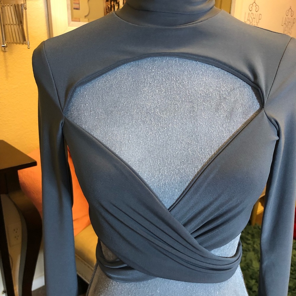 Gray Crop Top - image 4